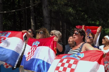 HRVATI STVARNO NEMAJU MERU! U Vukovaru razbijaju table sa ćirilicom, A TRAŽE DA HRVATSKI BUDE SLUŽBENI JEZIK U VOJVODINI!