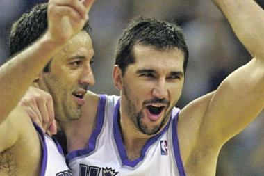 STOJAKOVIĆ I DIVAC U IDEALNOJ NBA PETORCI: Srbi među najboljim Evropljanima SVIH VREMENA!