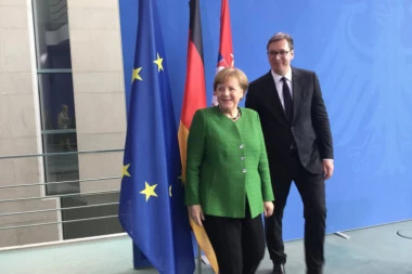 VUČIĆ NAJAVIO: Angela Merkel dolazi u Srbiju!