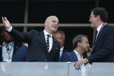 BIVŠI PREDSEDNIK FIFA PORUČUJE: Infantino mora da bude SUSPENDOVAN