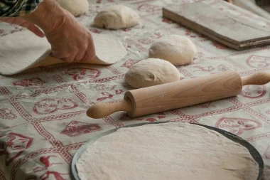 Prste da poližeš! Ultra efikasne cake za pravljenje testa, nema greške sa ovim trikovima!