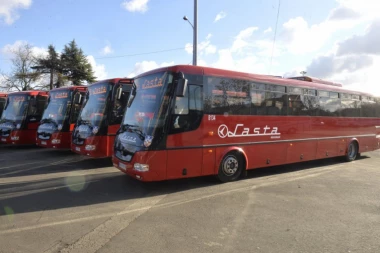 OKONČANA TALAČKA SITUACIJA SA LASTINIM AUTOBUSOM U NEMAČKOJ: Policija uhapsila napadača!