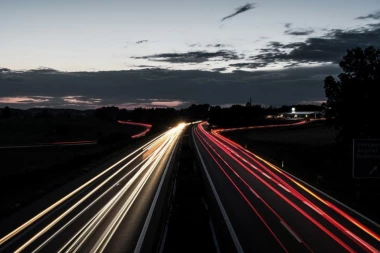 AUTO-PUT BEZ OGRANIČENJA: Koliko brzo Nemci zaista voze na Autobanu?