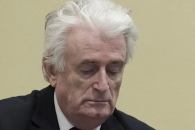 KARADŽIĆ U HAGU BEZ PRAVA ZAGARANTOVANIH MEĐUNARODNIH KONVENCIJA: Uskraćen mu čak i novac