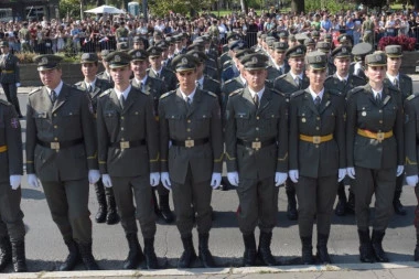 BEOGRAD OBELEŽAVA DAN OSLOBOĐENJA! Na ulicama defile vojske u znak sećanja na oslobodioce