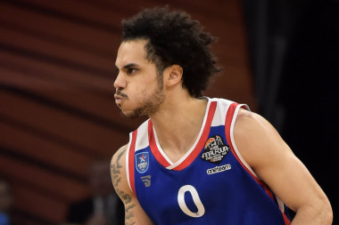 ŠAMPION NEMA MILOSTI! Realovih 12 od 13, pao i PAO! Efes NAJZAD slavio u gostima! (VIDEO)