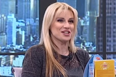 "PRAVA LJUBAV SE MOŽE DESITI I U SREDNJIM GODINAMA": Mina Lazarević iskreno progovorila o EMOCIJAMA!