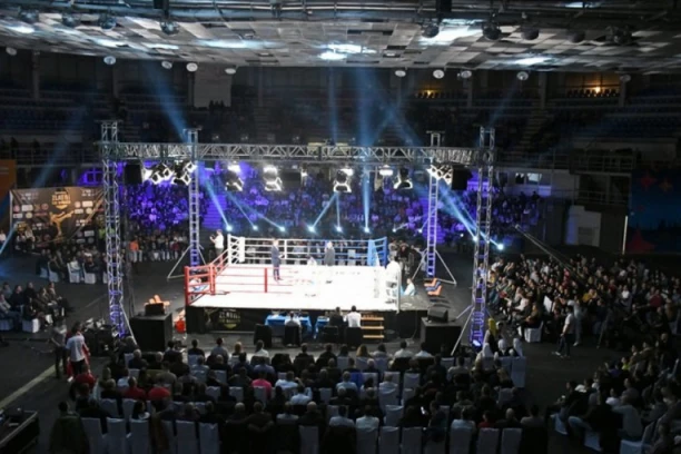 ONA MU JE UKRALA SRCE: Evo ko je srpska pevačica koja je očarala MMA borca!