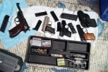 IZRUČENJE SRBIJI: Policajac osumnjičen da je iz stanice "izneo" 272 pištolja, ovako se BRANIO iz zatvorske ćelije u Nišu