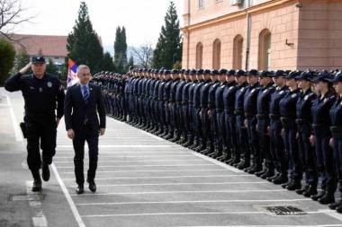 "Profesija koja predstavlja veliku čast i ponos": Stefanović obišao Centar za osnovnu policijsku obuku