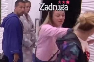 (VIDEO) Evo ti, alava, jedi: Anabela odlepila, nabijala Nini keks u usta!