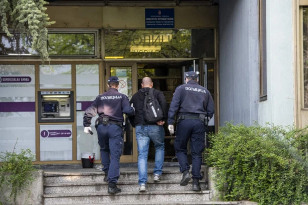 UHAPŠENI TINEJDŽERI IZ ČAČKA! Osumnjičeni su da su pretukli čoveka zbog para i ključeva!