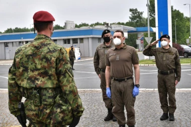 Ministar Vulin obišao migrantski kamp u Opštini Šid: Ne očekujemo velike probleme, ovde smo da bi se građani osećali bolje!