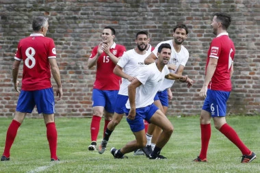 Novi sraman napad na Novaka! Nemac udario po Đokoviću, pa obrisao: Može da igra fudbal, a ne može na sastanak!