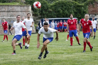 (FOTO/VIDEO) Luda partija: Đoković sa aerodroma odveo tenisku elitu na fudbal, a u svoj tim pozvao omiljenog "Grobara" dan posle derbija!