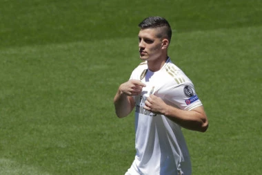 LETNJA DETONACIJA: Teraju MEGAZVEZDU, stiže Luka Jović?