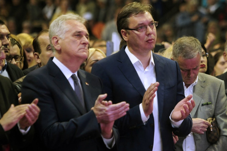 (FOTO) SASTALI SE VUČIĆ I NIKOLIĆ - Bivši predsednik pozvan na konsultacije o novoj vladi?