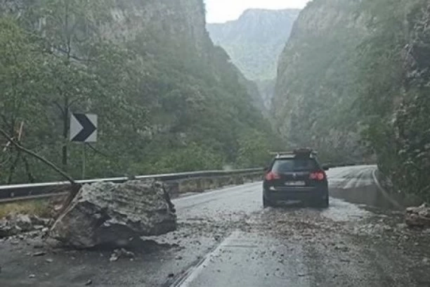 OPASNOST OD ODRONA NA SRPSKIM PUTEVIMA! Vozači, obratite maksimalnu pažnju i OVE DEONICE zaobilazite u ŠIROKOM LUKU