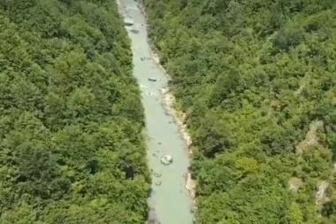 (FOTO) REKA TARA POTPUNO BELA: Turisti odbili da idu na rafting, a evo šta je uzrok strašnog zagađenja!