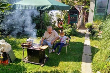 (FOTO) IPAK NIJE OSTALA SAMA: Baka i deka se bore za unuku kojoj je MAJKA UBILA OCA pre dva dana ispred kuće