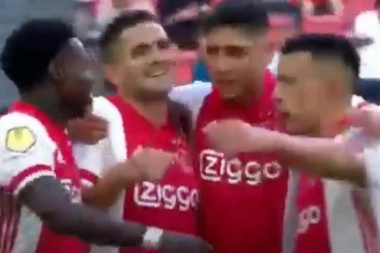 (VIDEO) TADIĆ PRKOSI ZAKONIMA FIZIKE: Dušan SILNI MAJSTORIJOM doneo prednost Ajaksu, a bio okrenut LEĐIMA golu!