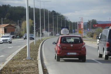 STANJE NA PUTEVIMA: Na graničnom prelazu Horgoš teretnjaci čekaju i do 5 sati