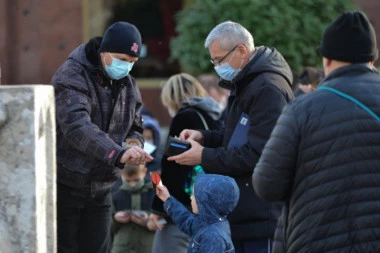 SLOVAČKA PRIMENJUJE STROGE MERE: Nevakcinisanima ZABRANJEN ulaz u restorane, tržne centre, utakmice...