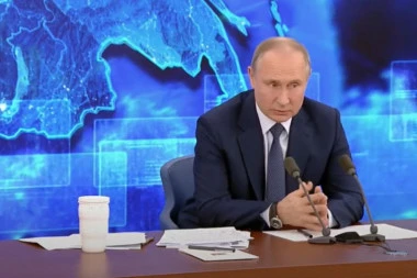 SAD SE VIDI KO JE KO! Putin izneo ozbiljne teme na sto: Umeli smo i do pola noći da razgovaramo!