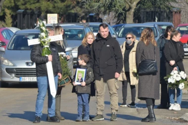 (FOTO) TUGA DO NEBA: Sahranjen dečak koji je stradao zbog izazova na TikToku! General Delić izobličen od bola