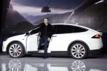 RIZIK OD SUDARA NIKAD VEĆI: TESLA POVLAČI 475.000 VOZILA ZBOG TEHNIČKIH GREŠKI! Dva problema su ključna, ali iz kompanije ĆUTE!