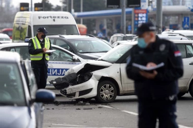 LANČANI UDES U ČAČKU: Povređena jedna osoba, evo kako je došlo do sudara!