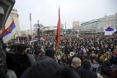 (FOTO)Transparent koji je privukao veliku pažnju sa ANTI KOVID protesta: Sav besmisao u jednoj slici