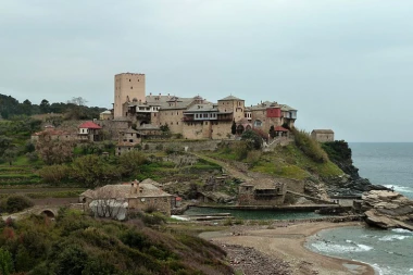 MONAH SA SVETE GORE PRVI OBOLELI OD DELTA SOJA KOJI JE HOSPITALIZOVAN U GRČKOJ! Lekari mu se bore za život!