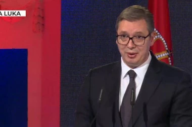 VUČIĆU URUČEN KLJUČ GRADA: Od danas i ja sam Banjalučanin (VIDEO)