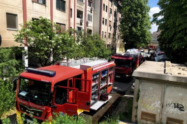 IZBIO POŽAR U BATAJNICI: Ima povređenih