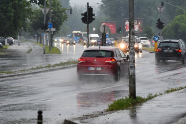 TOKOM DANAS SUNČANO, A ONDA PREOKRET! Stižu nam pljuskovi i zahlađenje, evo i kakvo nas vreme očekuje do kraja nedelje!