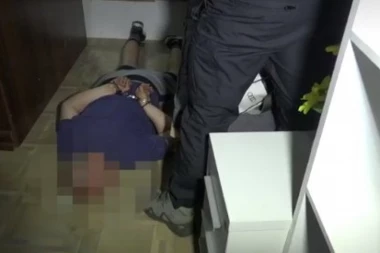 UŽAS U NOVOM SADU: Policija uhapsila mladića zbog sumnje da je PRETUKAO sugrađanina PALICOM, pretresom stana naišli na NOVE DOKAZE I DELO!