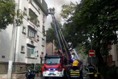 BACAO SAM DECU KROZ PROZOR! Strašna ispovest strica heroja koji je izbavio mališane iz požara: Sve je GORELO, a voda u česmi zaledila!