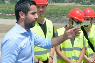 MINISTRU MOMIROVIĆU POZLILO NA GRADILIŠTU: Hitno operisan u Užičkoj bolnici!