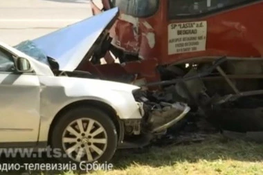 NOVI DETALJI UŽASA U SMEDEREVU: "Pasat" pokušao da izbegne autobus, vozač "Laste" čeka policijsko zadržavanje