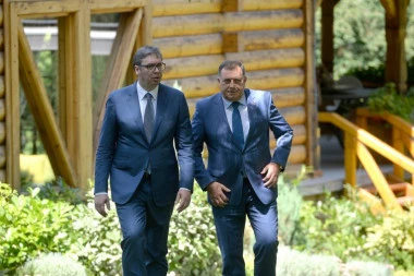 Vučić izričit: SRBIJA NEĆE PRIHVATITI DA DODIK BUDE SMENJEN!