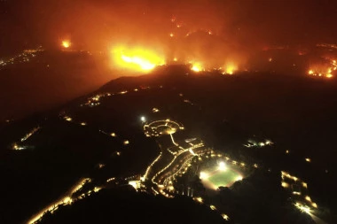 VATRA PRETI DA PROGUTA DREVNU OLIMPIJU! Jezivi snimci Mediterana u plamenu, Turska se bori s NAJGORIM POŽARIMA U ISTORIJI!