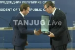 PREDSEDNIK VUČIĆ ODLIKOVAO SEBASTIJANA KURCA: Hvala na podršci Srbiji (VIDEO)