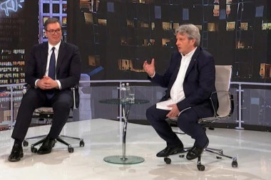 PREDSEDNIK VUČIĆ OTKRIO ČEMU SLUŽI KADA U KUPATILU MILOMIRA MARIĆA! Iznenadio javnost!