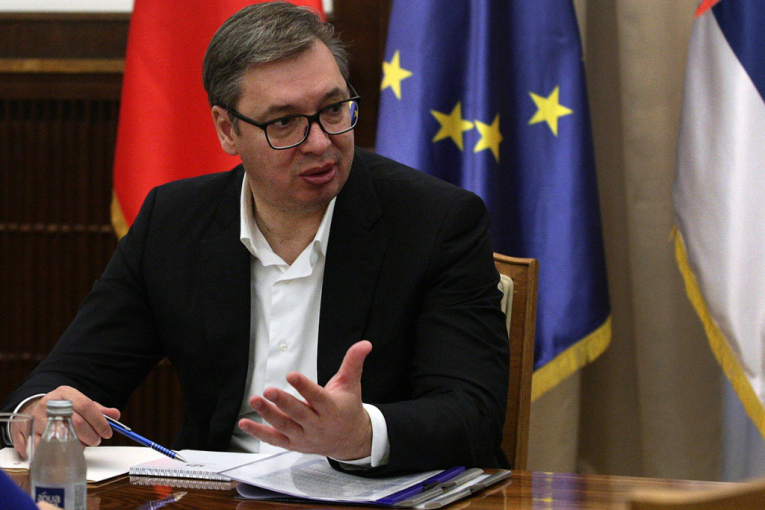 PREDSEDNIK VUČIĆ POSLAO MOĆNU PORUKU: Srbija će uvek biti uz svoj narod!