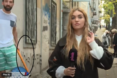 DIVLJAČKI NAPAD ŠTANGLOM NA NOVINARE TV PINK ISPRED ZGRADE DOKTORA PREDRAGA KONA! Svi mogu, ali vi ne! (VIDEO)