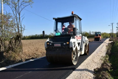 PUN GAS! Mašine "okupirale" ovu opštinu, zahuktavaju se radovi! (FOTO)