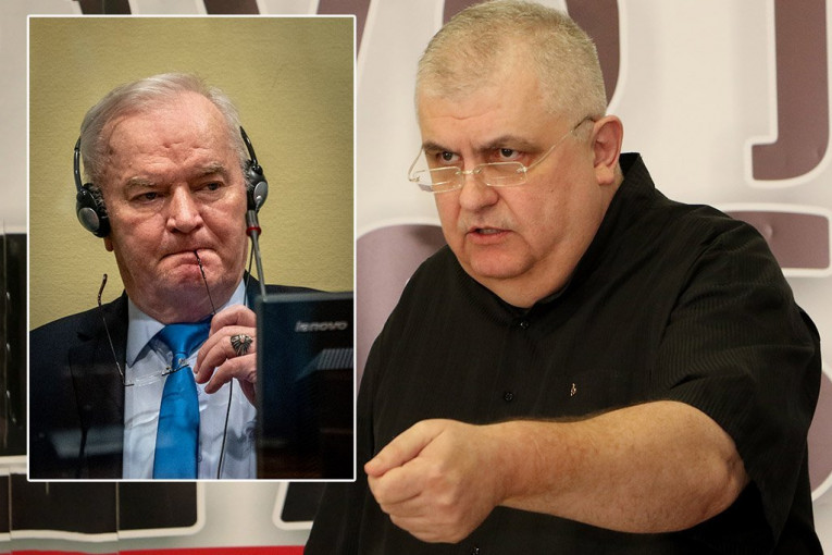 ČANAK ŠOKIRAO TRANSPARENTOM: Mladić je zločinac osuđen za genocid - smeta mu što nema ravnu fasadu pa ne može jasno da se vidi (FOTO)