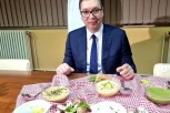 NAJBOLJA SUPA NA SVETU! Predsednik Vučić prilikom obilaska Niša lepo ručao, a otkrio i ko pravi NAJUKUSNIJU ČORBICU!