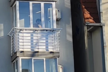 OVO JE POZNATI JUTJUBER KOJI PRETI SAMOUBISTVOM U NOVOM SADU: Celu dramu prenosi uživo na TikToku! (VIDEO)